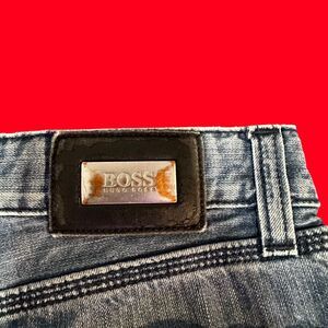 Hugo Boss “Alabama” Distressed Denim Jeans – Blue Wash – Size 34x32 (Modern)